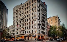 Hotel Wales in New York